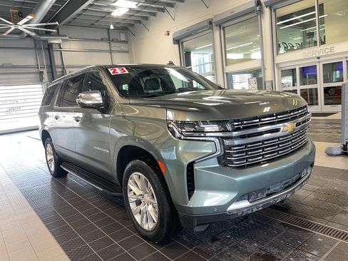 Used 2023 Chevrolet Suburban Premier image 1