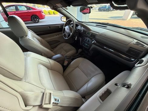 Used 2004 Chrysler Sebring Limited FWD image 21