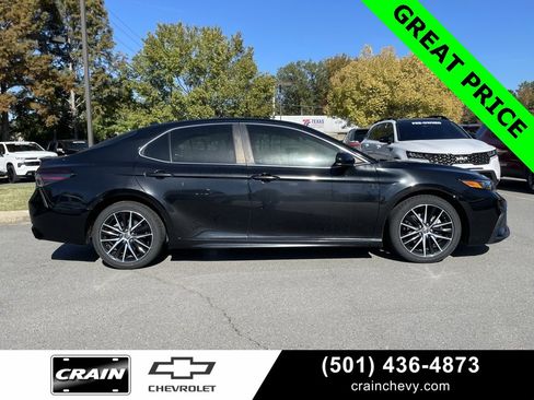 Used 2021 Toyota Camry SE image 8