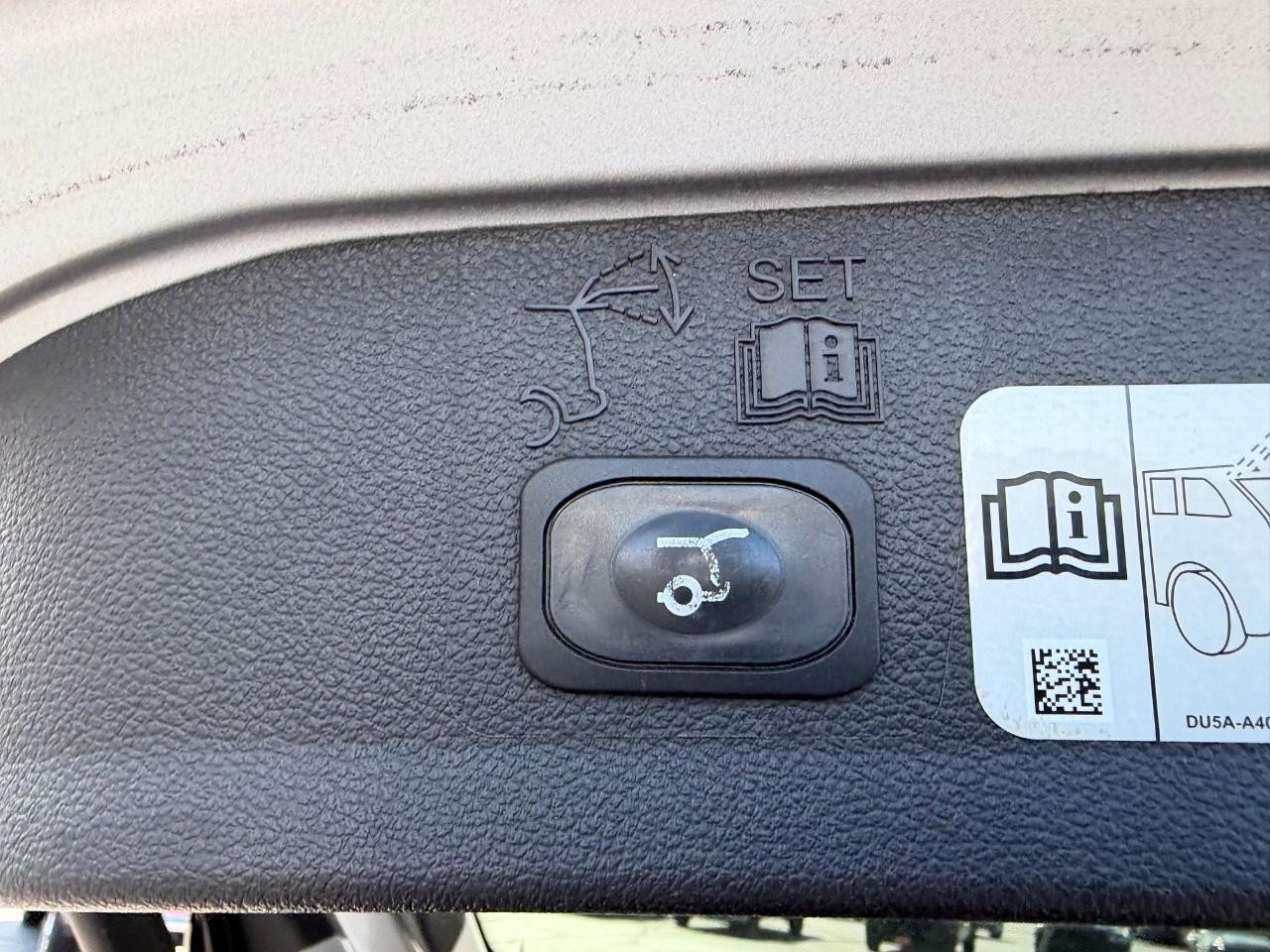 Used 2019 Ford Escape Titanium FWD image 7