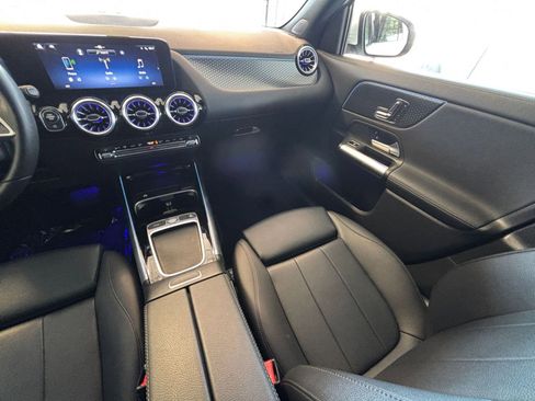 Used 2025 Mercedes-Benz GLA 250 4MATIC image 36