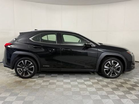 Used 2021 Lexus UX 250h w/ Accessory Package (Z2) AWD/4WD image 9