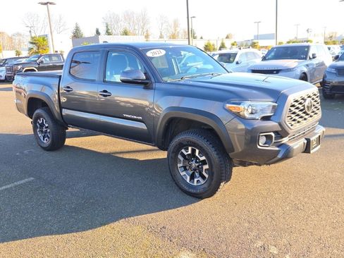 Used 2021 Toyota Tacoma TRD Off-Road image 8
