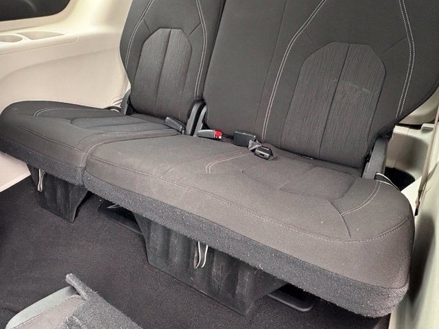 Used 2023 Chrysler Voyager LX FWD image 12