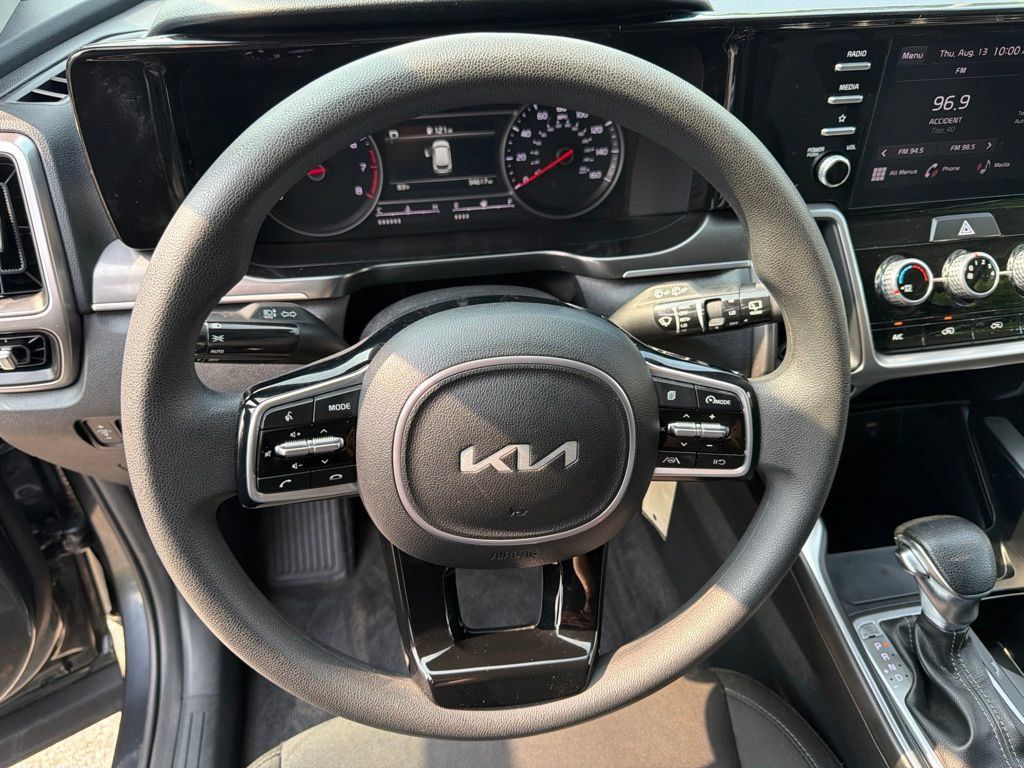 Certified 2023 Kia Sorento LX AWD/4WD image 14