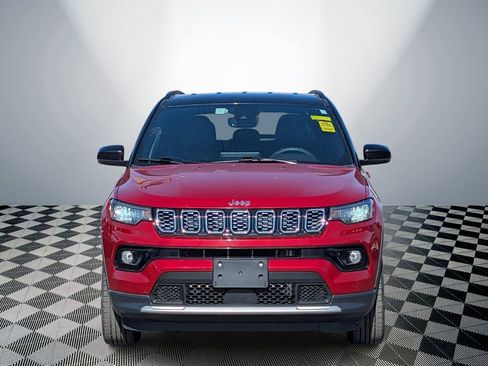 Used 2025 Jeep Compass Limited AWD/4WD image 2