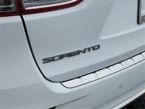 Used 2017 Kia Sorento SX image 11