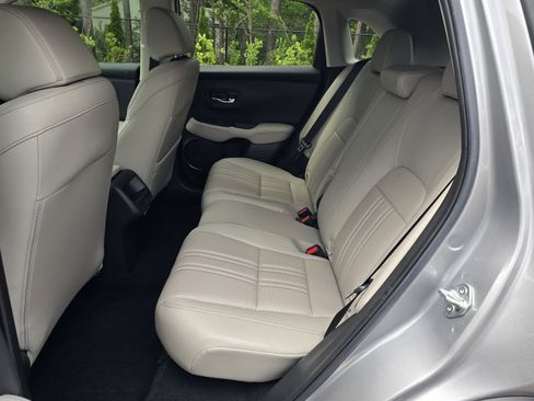 Used 2024 Honda HR-V EX-L image 10