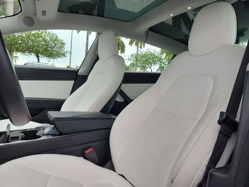 Used 2020 Tesla Model 3 image 17