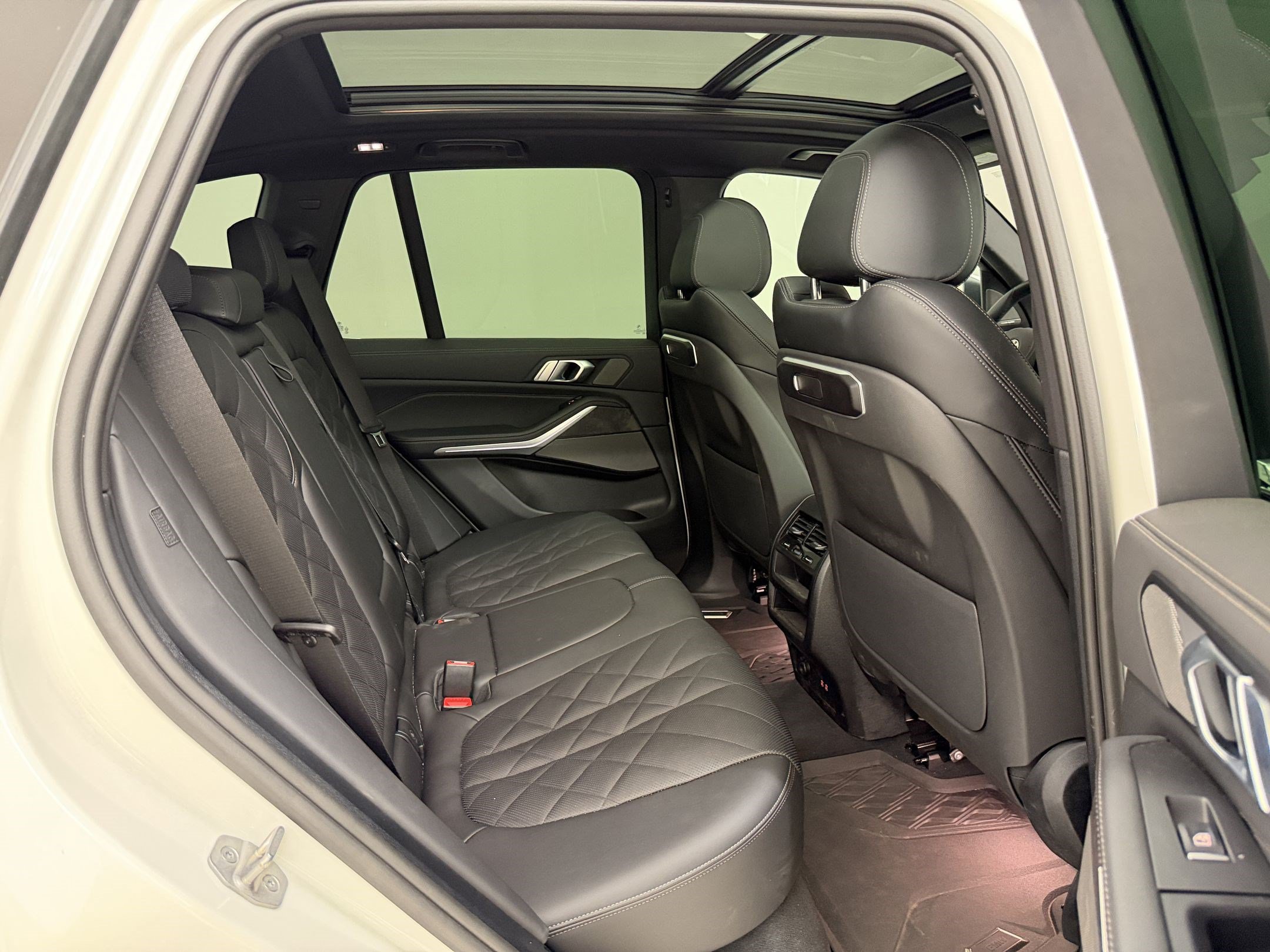 Used 2026 BMW X5 sDrive40i w/ Premium Package RWD image 30