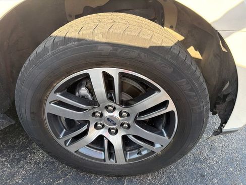 Used 2023 Ford Expedition XLT AWD/4WD image 19