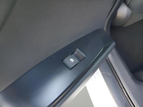 Used 2019 Toyota Camry XLE FWD image 7