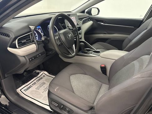 Used 2022 Toyota Camry LE FWD image 9