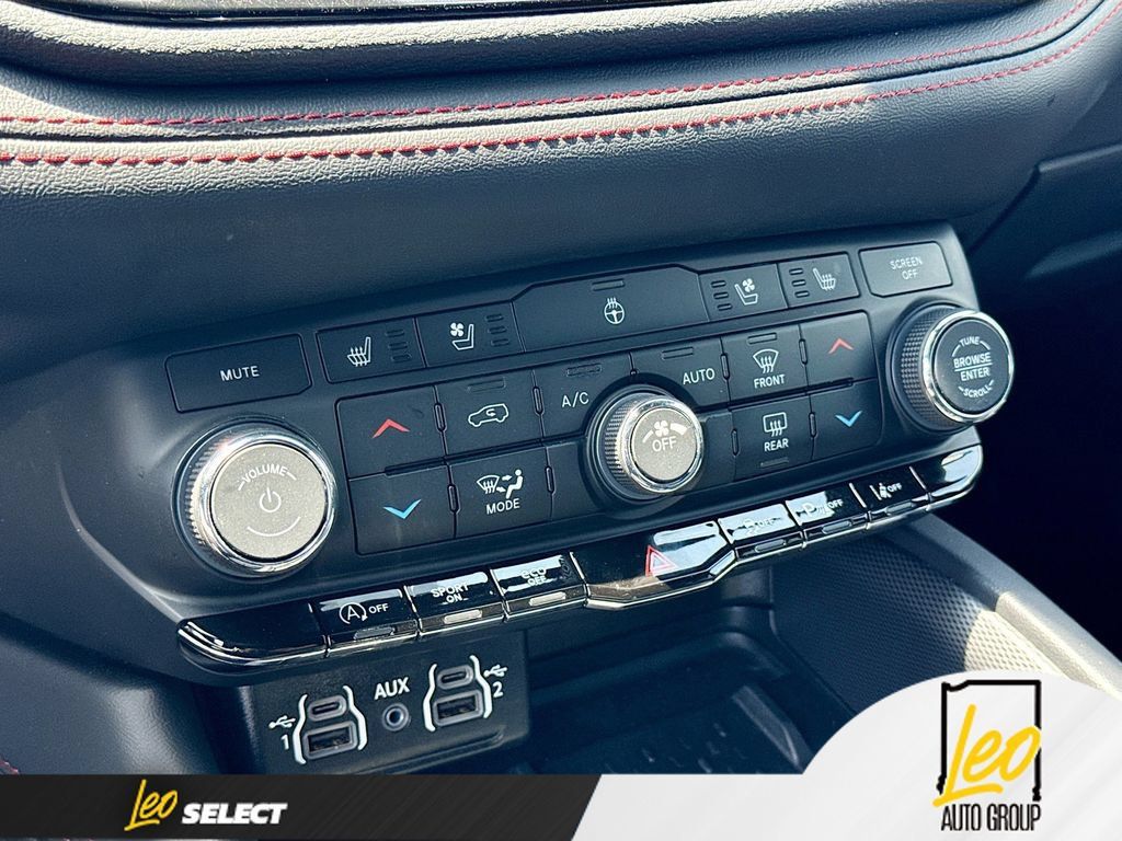 Used 2025 Dodge Durango GT AWD/4WD image 19