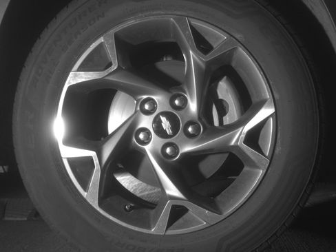 Used 2025 Chevrolet Trax LT FWD image 13