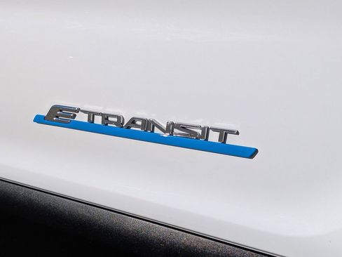 Used 2023 Ford E-Transit image 18