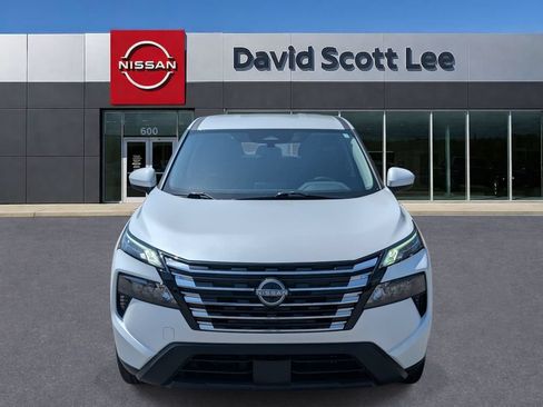 Used 2026 Nissan Rogue SV AWD/4WD image 2