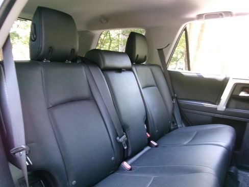 Used 2024 Toyota 4Runner Limited RWD image 29