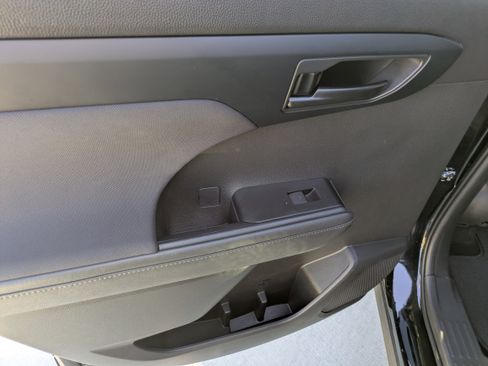 Certified 2023 Toyota Highlander LE image 14