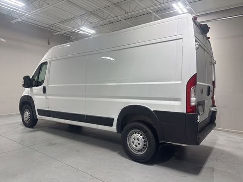 Used 2024 RAM ProMaster 2500 w/ Convenience Group FWD image 9
