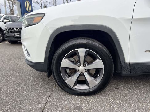 Used 2019 Jeep Cherokee Limited image 8