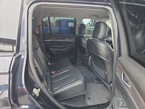 Used 2023 Jeep Grand Cherokee Limited image 26