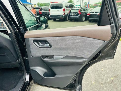 Used 2021 Nissan Rogue SV image 31