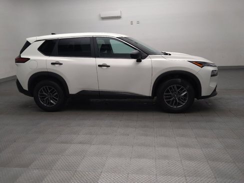 Used 2023 Nissan Rogue S FWD image 11