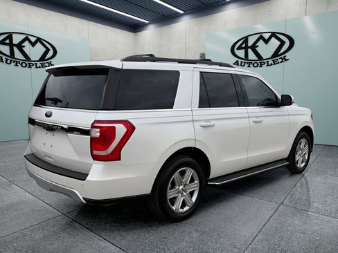 Used 2018 Ford Expedition XLT w/ Equipment Group 202A RWD image 3