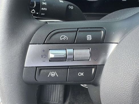 Certified 2025 Hyundai Kona SEL image 22