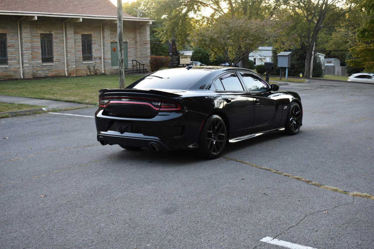 Used 2017 Dodge Charger R/T Scat Pack w/ Beats Audio Group RWD image 7