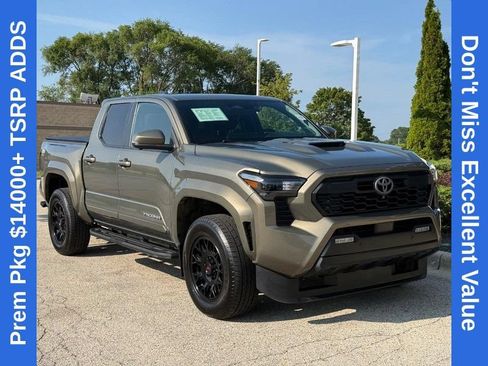 Used 2024 Toyota Tacoma TRD Sport w/ TRD Sport Premium Package AWD/4WD image 2