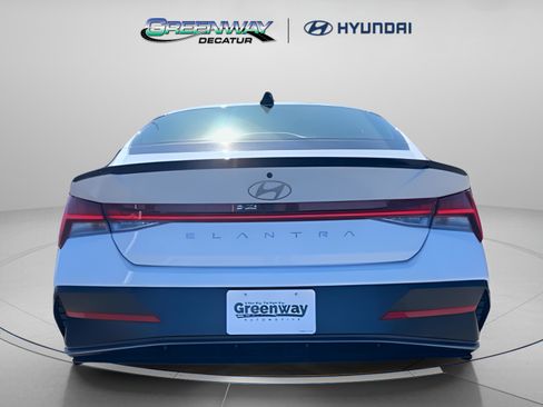 New 2026 Hyundai Elantra SEL Sport FWD image 5