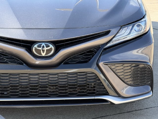 Used 2021 Toyota Camry XSE FWD image 8