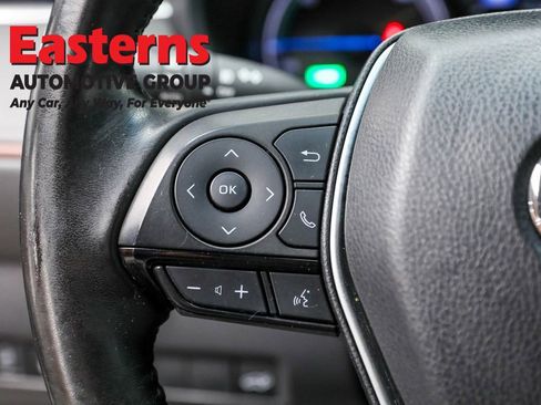 Used 2023 Toyota Venza XLE image 15