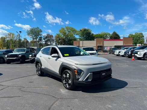 Used 2025 Hyundai Kona SEL AWD/4WD image 7