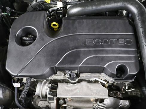 Used 2023 Chevrolet Equinox LT w/ Driver Convenience Package image 16