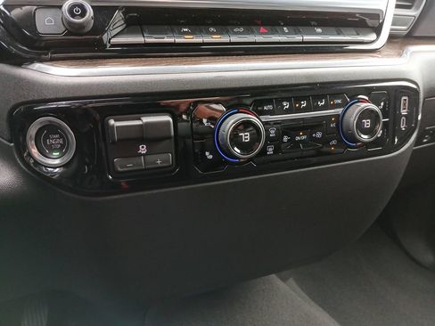 Certified 2025 Chevrolet Silverado 1500 LT AWD/4WD image 36