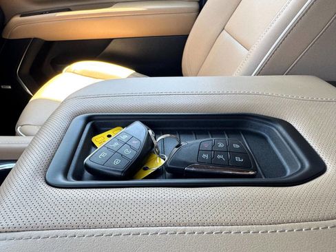 Used 2024 Chevrolet Tahoe Premier w/ Premium Package image 14