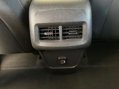 Used 2023 Chevrolet Equinox LT image 17