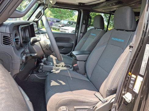 Used 2024 Jeep Wrangler Unlimited Rubicon 4xe w/ Convenience Group AWD/4WD image 24