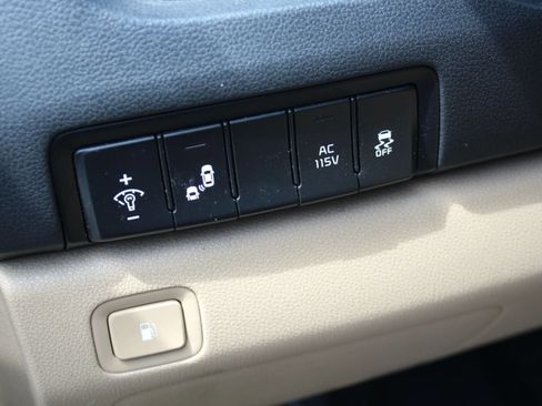 Used 2016 Kia Sedona SX FWD image 12