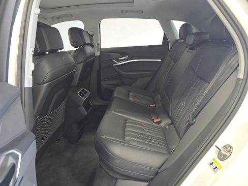 Used 2024 Audi Q8 e-tron Prestige w/ Prestige Package AWD/4WD image 4