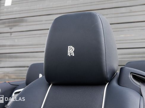 Used 2019 Rolls-Royce Dawn RWD image 21