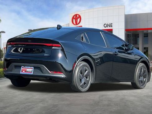 Used 2024 Toyota Prius LE image 5