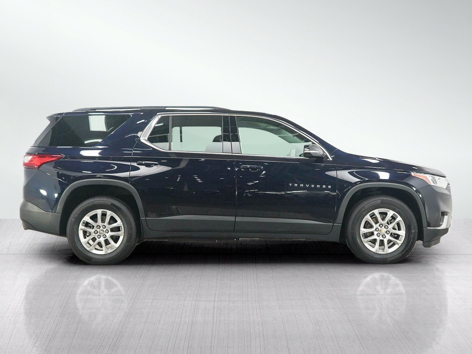 Used 2020 Chevrolet Traverse LT w/ LPO, Floor Liner Package AWD/4WD image 6