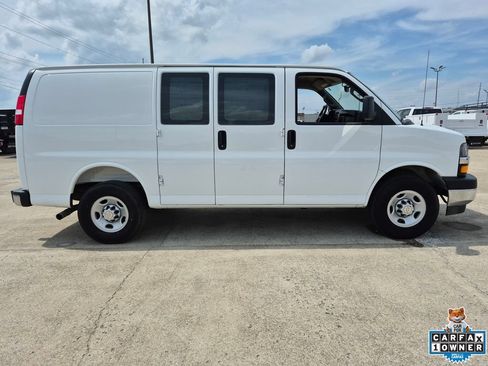 Used 2025 Chevrolet Express 2500 w/ Driver Convenience Package RWD image 8