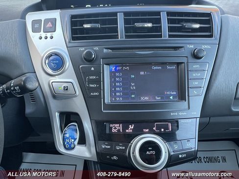 Used 2012 Toyota Prius V Three image 32