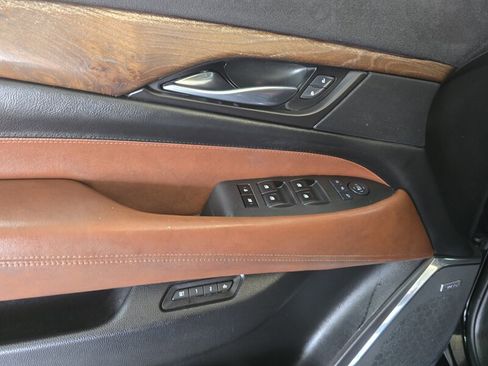Used 2016 Cadillac Escalade ESV Luxury image 21