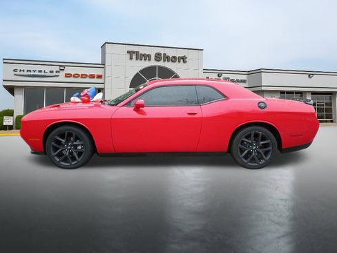 Used 2021 Dodge Challenger SXT w/ Blacktop Package image 2